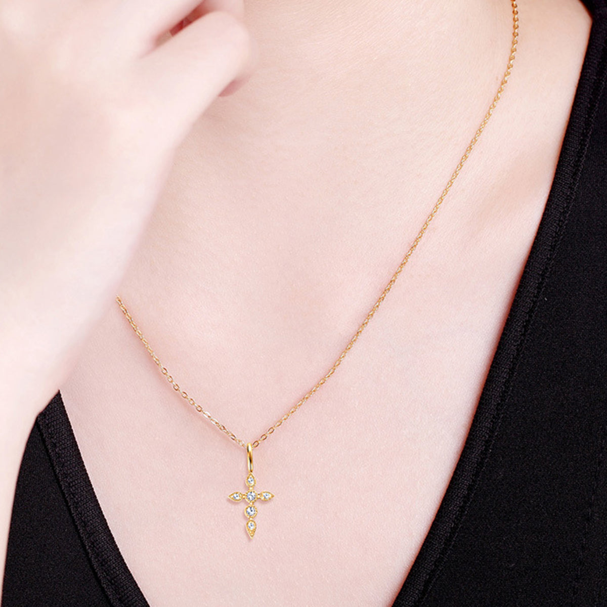 Sterling Silver Moissanite Cross Pendant Necklace - Undeniably LUXE
