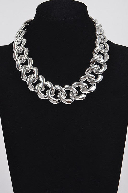 Oversize Chunky Chain Collar Necklace - Undeniably LUXE