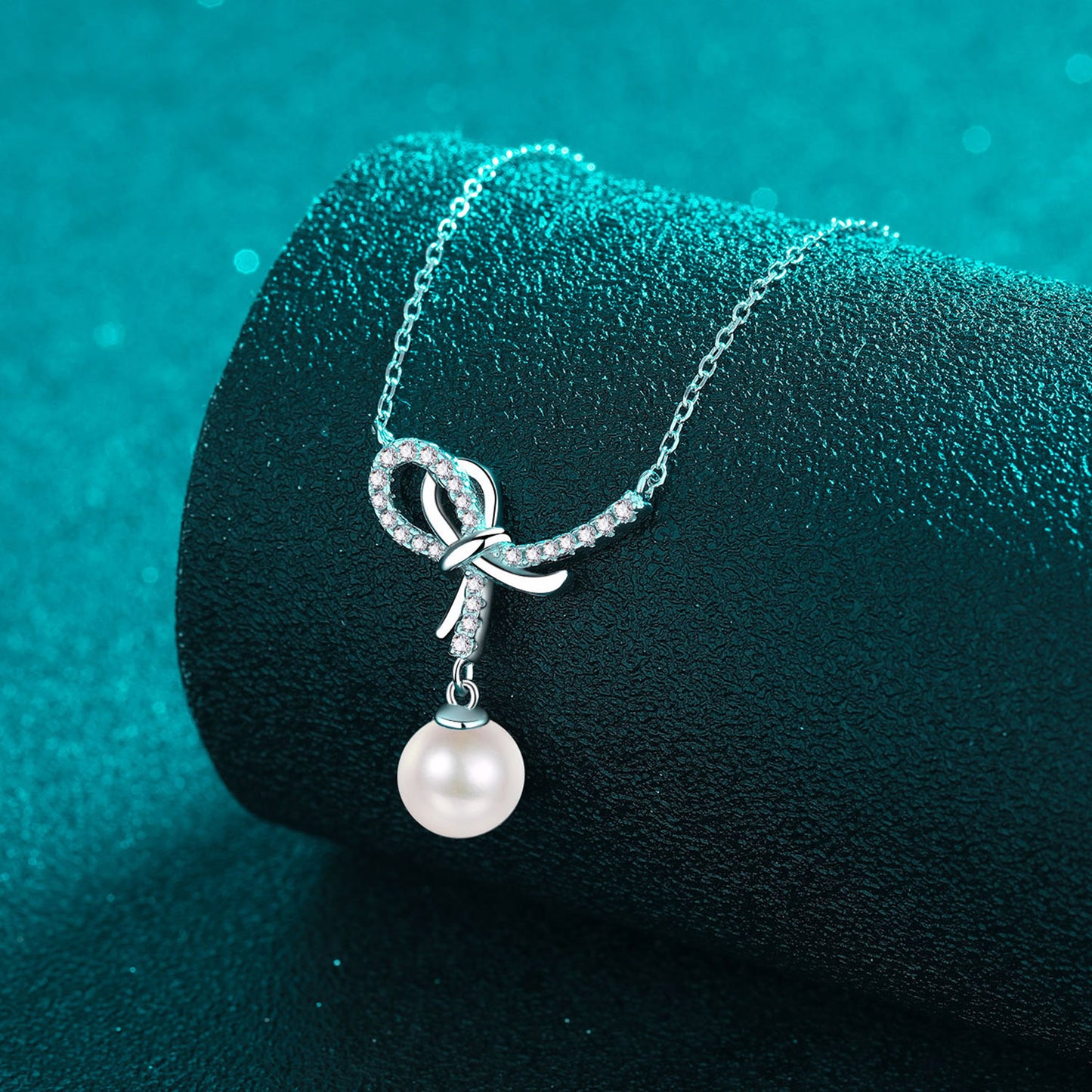 Pearl Pendant Moissanite Necklace